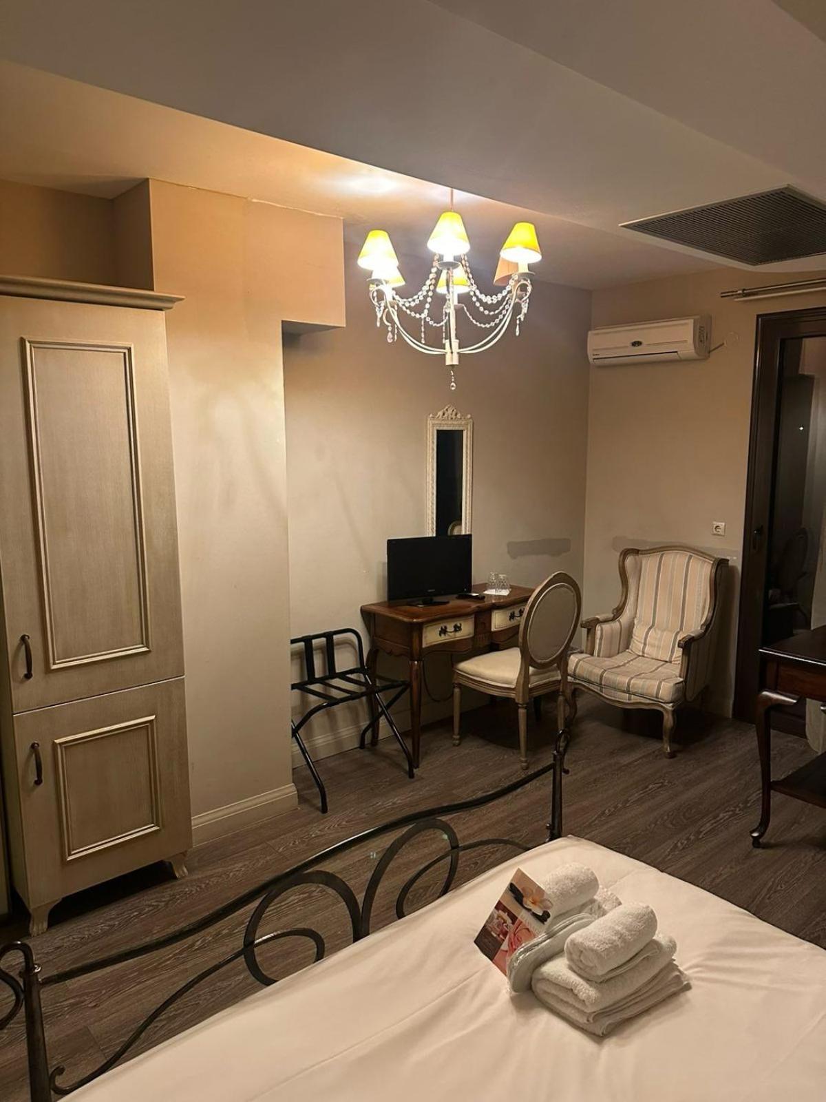 Melies Boutique Hotel กาโต ลูตรากี ภายนอก รูปภาพ